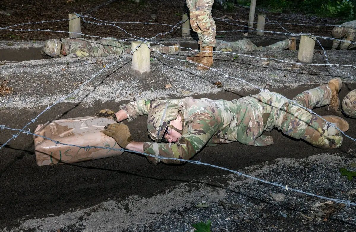 Steph_JTownsend's tweet photo. The road to Sandhurst starts here
All 36 company teams kicked off fall Sandhurst training, testing their physical readiness, military skills and leadership as they prepare for the Fall Competition.From the Marne Confidence Course to tactical combat casualty care and communication https://t.co/QzfatbGB90