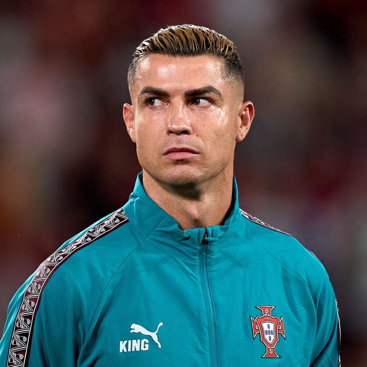 TouchlineX's tweet photo. 🚨🚨 𝗠𝗔𝗝𝗢𝗥 𝗕𝗥𝗘𝗔𝗞𝗜𝗡𝗚: There was a feeling of BETRAYAL between Cristiano Ronaldo and Jorge Jesus. 

Jorge Jesus reportedly APOLOGIZED TO CRISTIANO during their private meeting in an attempt to calm the situation... Everything was resolved by then.

Jorge Jesus told Ronaldo he would ALSO APOLOGIZE publicly during his press conference... But he LIED TO CRISTIANO. He didn’t do it and then tried to play the "smart guy" in front of the media.

Cristiano Ronaldo feels DISRESPECTED.

— @EduAguirre7