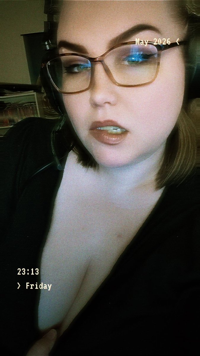 millenialpanic's tweet photo. Updated pin, not new to nsfw

• fluff | 34 | bi | she/her | fin
• switch (sub +) 
• platonic flirt | married
• tips are rewarded
• ♡ &amp; ↻to be moots (kinda picky)

more info below ⬇️ https://t.co/DQxU0XwX7B