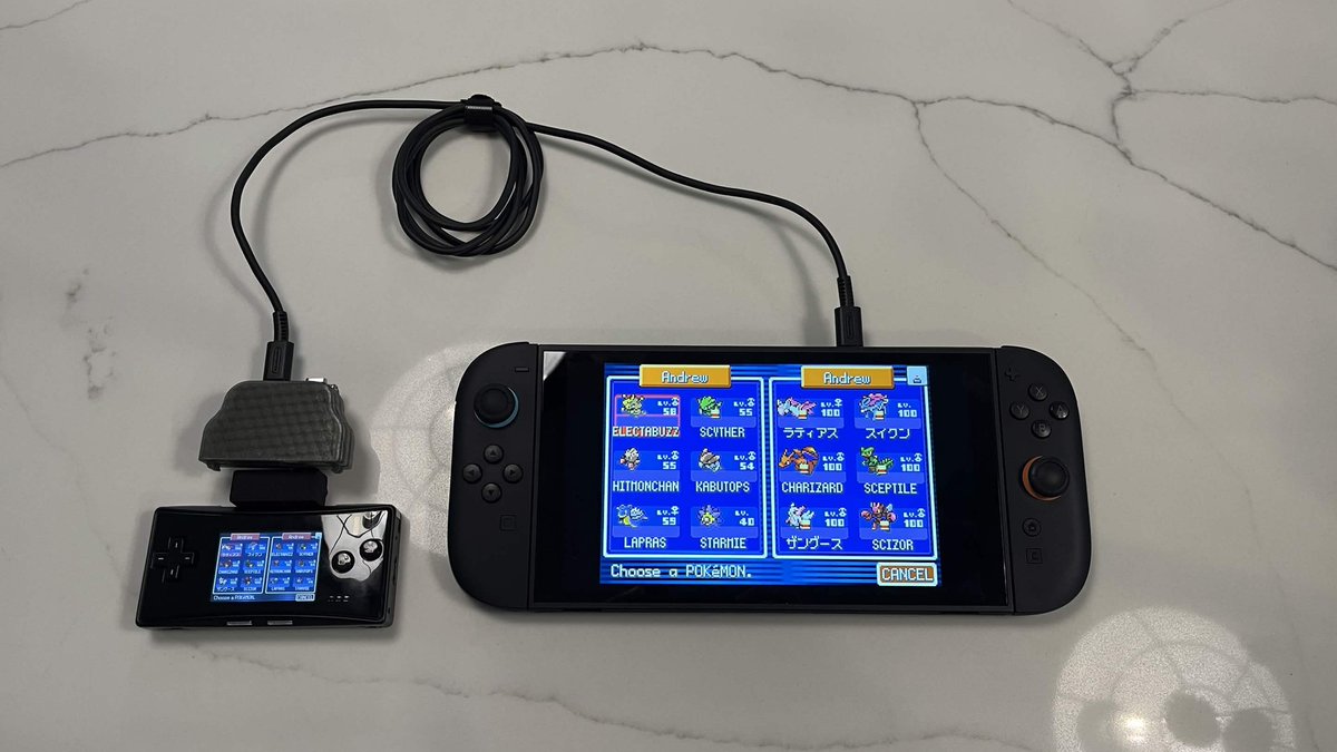 yoshivesmovie's tweet photo. GBA実機とSwitch版ポケモン ファイアレッド・リーフグリーンを無線でつなぐアダプター「RetroSync」が12月上旬に発売予定 https://t.co/FWDjQc407x