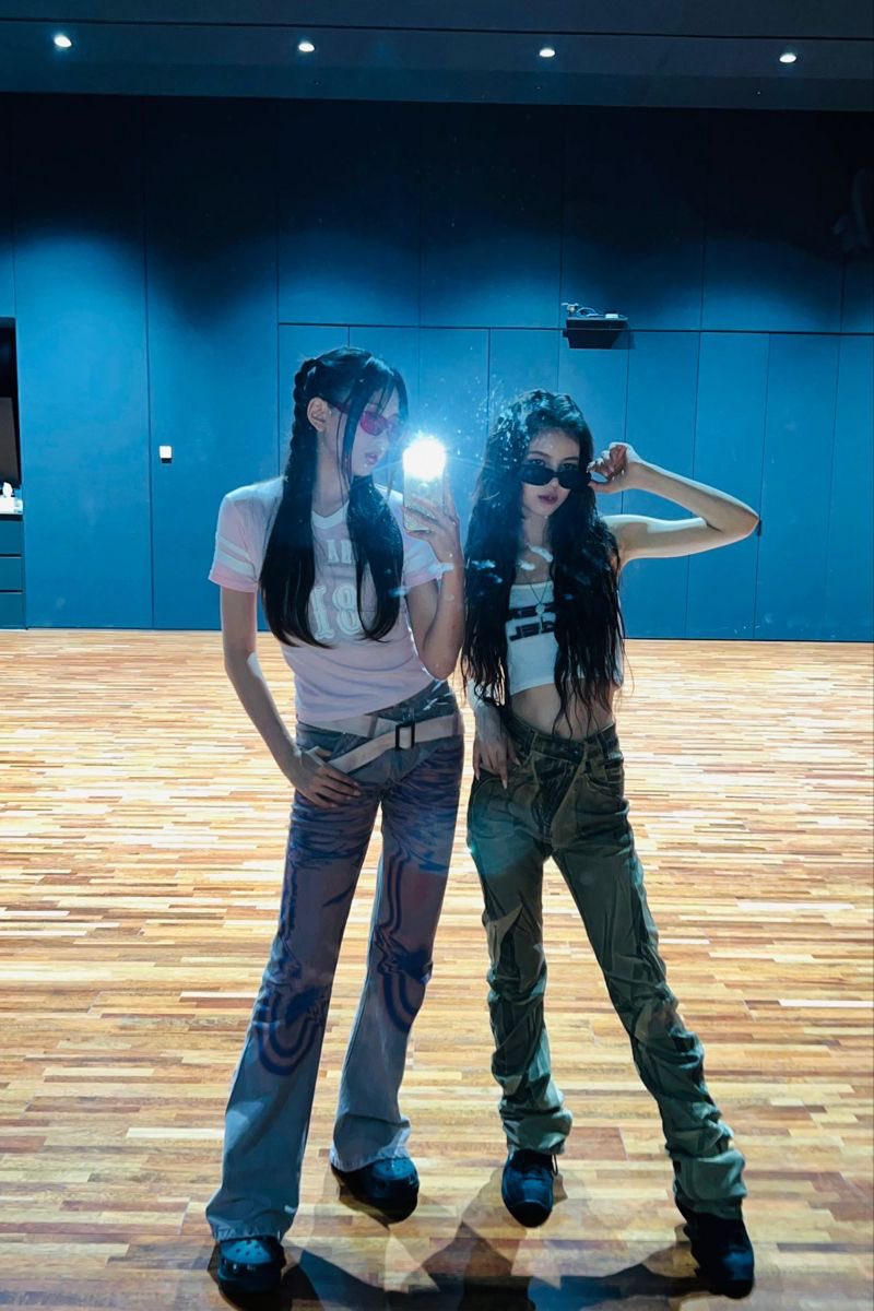 AboutNWJNSMusic's tweet photo. Danielle &amp; Hyein. https://t.co/3vestwMP2O