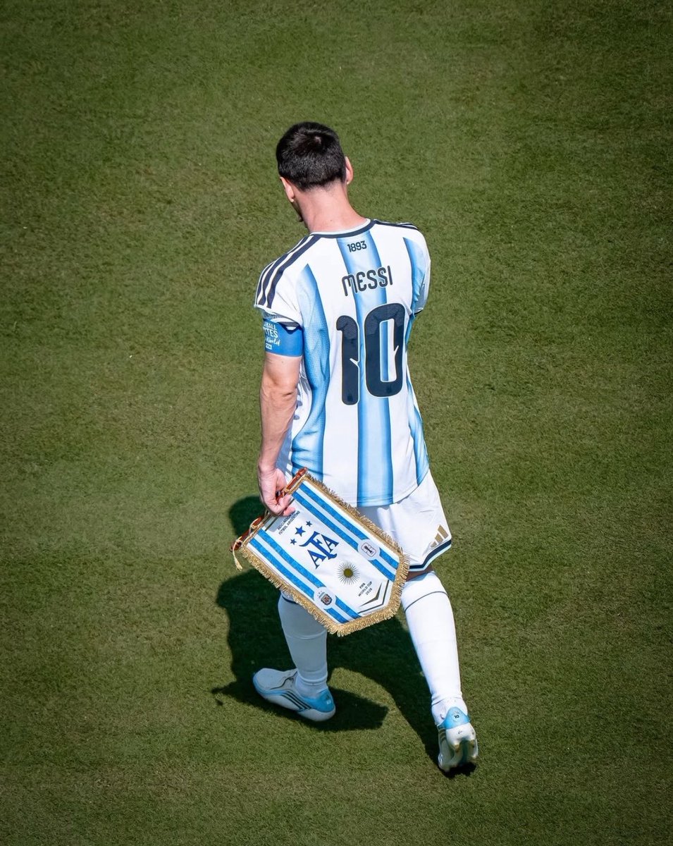 MundoMess10's tweet photo. Te extraño todo el tiempo. https://t.co/9MYfnuzyDs