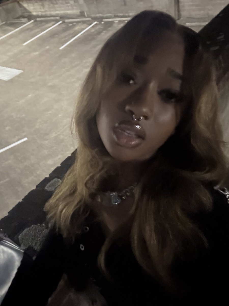 rieeXDD's tweet photo. im the baddest bitch alive if you’re reading this u not fw me https://t.co/7GAbsEDPoj