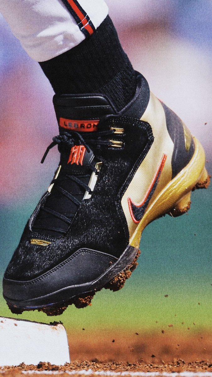 SoleRetriever's tweet photo. Ronald Acuña Jr. in another pair of LeBron Nike Air Zoom Generation cleats 👑 @ronaldacunajr24 @KingJames 

📷 @nikediamond https://t.co/aWmi18AXMU