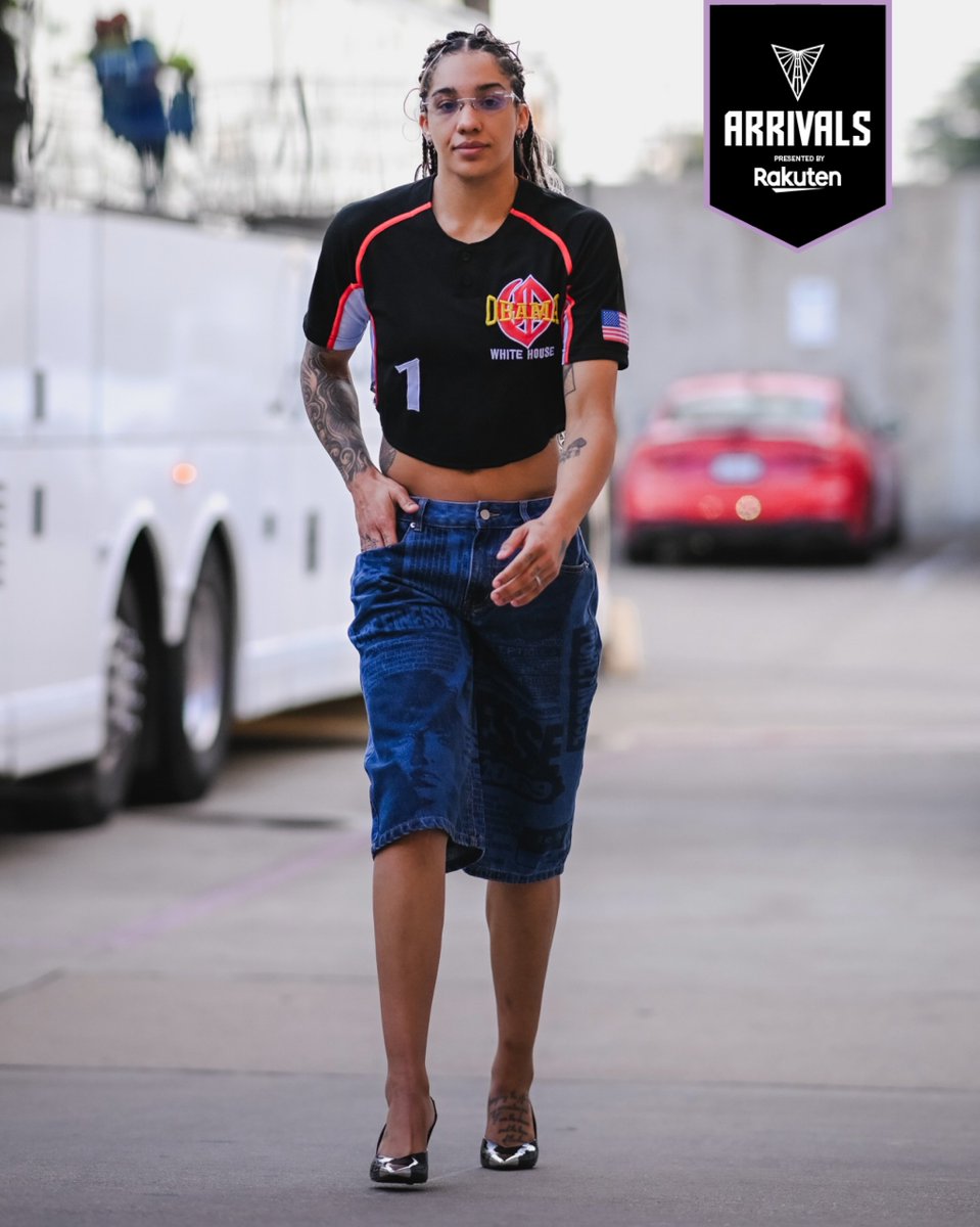 mj23arc's tweet photo. my god she’s gorgeous 🥵 https://t.co/QeoarijFPR