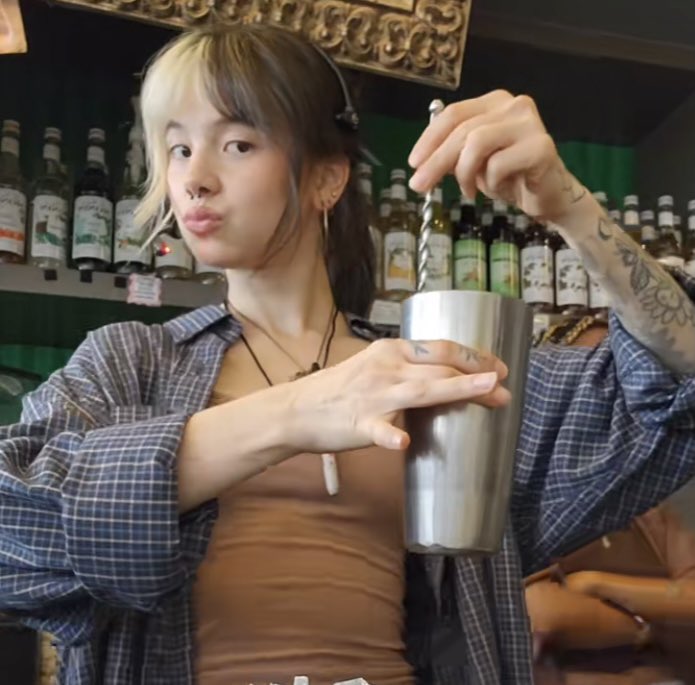 LovingLilyRenee's tweet photo. Coffee Shop (1/1) https://t.co/6KdKf1N5aP
