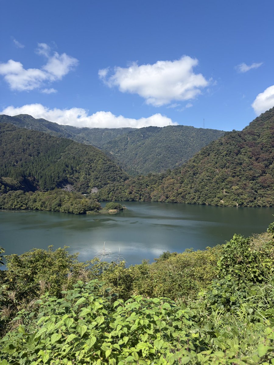 _21miya's tweet photo. おはようございます。

昨日、富山県にある「カレー工房仁」さんでランチをいただいてきました。
注文したのは、チキン、ポークキーマ、ホタテの3種が楽しめる「ともえがけ」。
3種類とも全く異なる味わいで、特にホタテのカレーが個性的で好きな味でした。
ご馳走様でした。 https://t.co/M7L4Zw1AKf