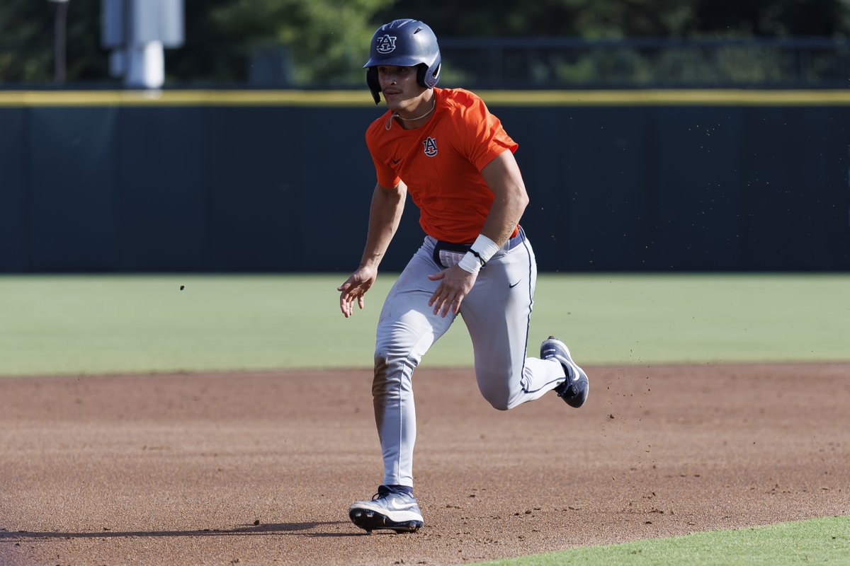 AuburnBaseball's tweet photo. First official day of fall ball 🍁 https://t.co/Qbo2it0D6t
