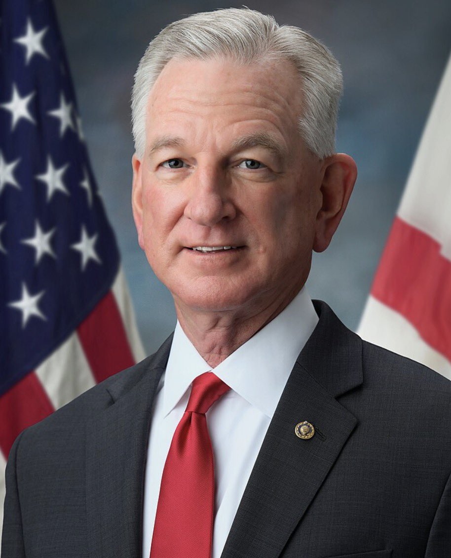 KalshiPolitics's tweet photo. ALABAMA GOVERNOR WINNER ODDS:

🟥 Tommy Tuberville: 90%
🟦 Doug Jones: 10% https://t.co/QQ9Mxa63RR