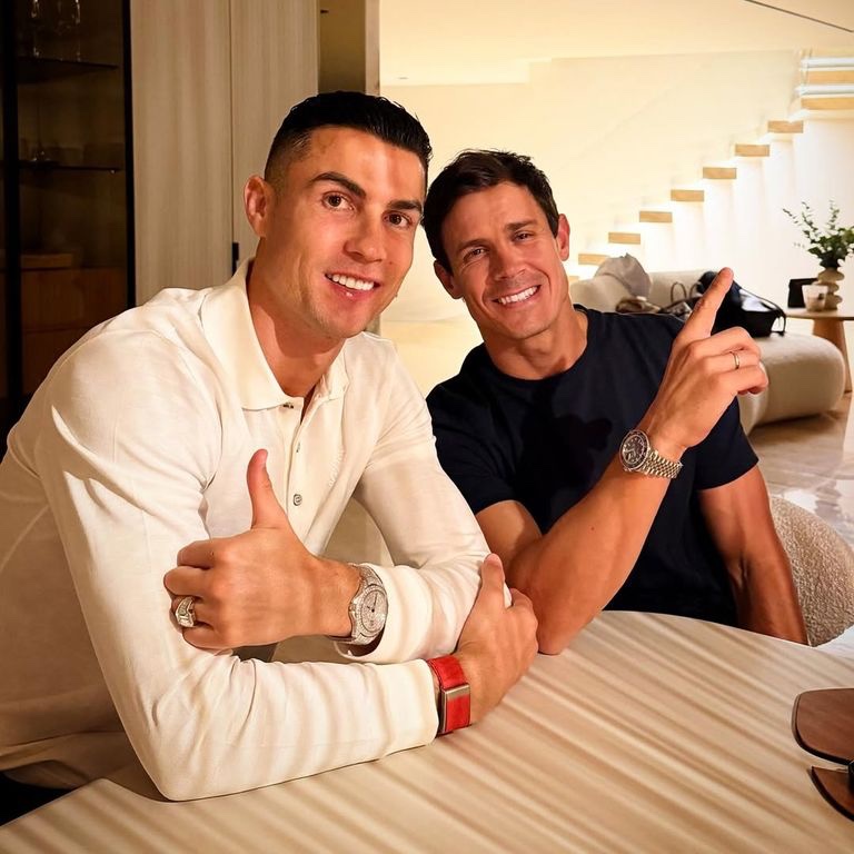 MadridXtra's tweet photo. 🚨💣 BREAKING: The FULL story of why Cristiano Ronaldo left Portugal camp by @EduAguirre7: 

“In a meeting between Cristiano Ronaldo, Portugal FA president and Jorge Jesus, Jorge asked Cristiano for FORGIVENESS for the way he let him warm up for 30 mins just to not sub him on. 

Jorge not only asked for forgiveness, he also PROMISED Cristiano that he will PUBLICLY APOLOGIZE in his press conference and admit that he made a MISTAKE.

Jorge Jesus then did NOT fulfill his promise and said things that are NOT TRUE in his press conference, which is what made Cristiano EXPLODE OF ANGER. 

Cristiano feels BETRAYED. Imagine your manager comes in private and tells you: ‘I did not manage stuff well, we are in this together, forgive me I will clarify stuff in the press conference and apologize. Everything will be fine, don’t worry’ and then he goes out in the press conference showing that he is the one in control and that Cristiano is just another player.

To home he (Cristiano) will go. It’s a BETRAYAL.”