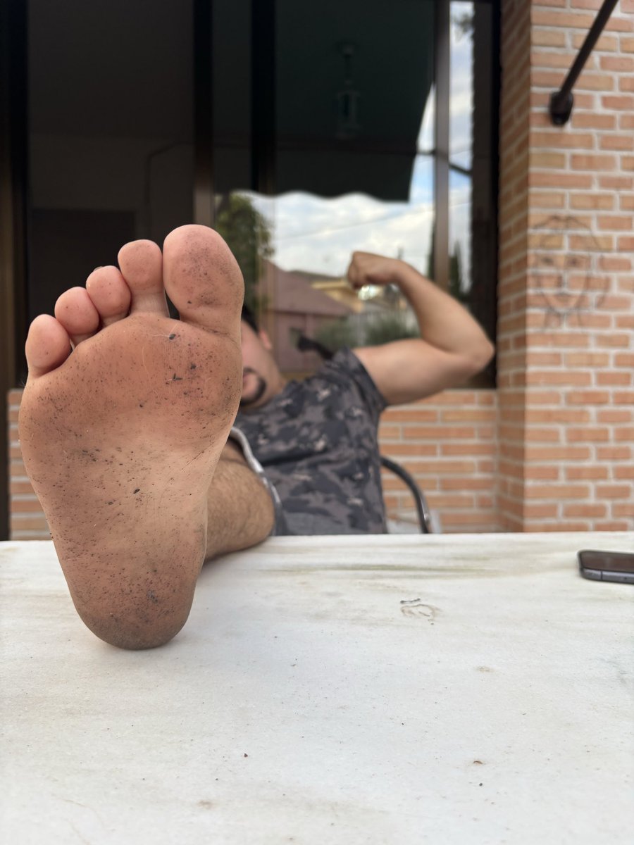 cashmasterbrun0's tweet photo. Finally at @CashMasterDiego’s place 👀

We’ve already had our first session together… and our first visitor left very satisfied, very humbled 😏👣

Who’s brave enough to be next?🤑🤑

#findom #maledom #feet #malefeet #footfetish https://t.co/vor50GZTxz
