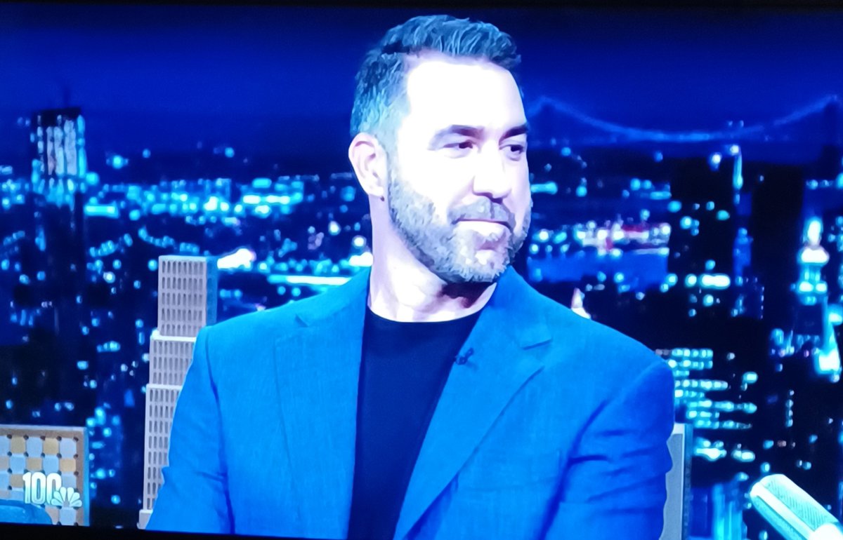 parkerandtheman's tweet photo. Verlander on #TonightShow last night. Jimmy Fallon a HUGE fan of JV but he`s a HUGE fan of all his guests. 🤣 He showed side-by-side pics of JV`s FIRST pitch he threw for the #Tigers 2005, and LAST pitch Sunday. Verlander also on GMA while in NYC with his wife. JV should do TV! https://t.co/L4bZxSMRhT