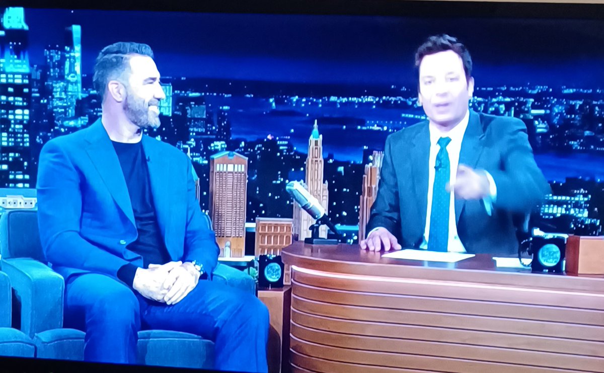 parkerandtheman's tweet photo. Verlander on #TonightShow last night. Jimmy Fallon a HUGE fan of JV but he`s a HUGE fan of all his guests. 🤣 He showed side-by-side pics of JV`s FIRST pitch he threw for the #Tigers 2005, and LAST pitch Sunday. Verlander also on GMA while in NYC with his wife. JV should do TV! https://t.co/L4bZxSMRhT