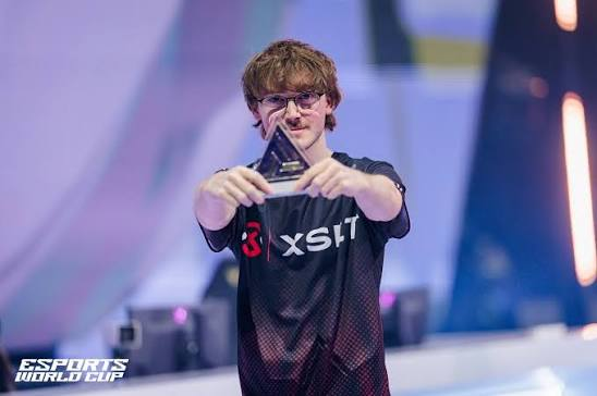 art1stery's tweet photo. ajerss ritual and cold is slamming NA now that pete left, who else is gonna stop them???

- Rapid can't because he's known for only top 5s
- Acorn can't he's playing with t2 fraggers (joshreyli, etc)
- Veno can't igl anymore
- Everyone else is t5s https://t.co/8imUo3bi8u