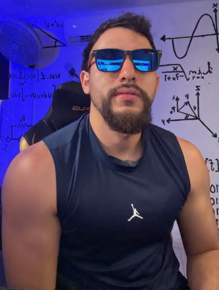 GoodGaymers's tweet photo. Vayan a seguir a este streamer tan sexy y guapo, @valdeplay los jochis estarán bien agradecidos dándose un taco de ojo @EncuentroGayMty #gay #gamer #twitch #streamer 😎😏🥵🥵🥵 https://t.co/eK9jAqauZ3