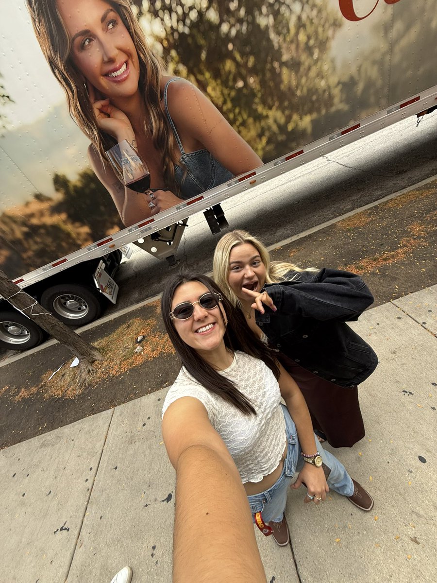 ally_balogh's tweet photo. How was this already two weeks ago?? @aalondra_as @carlypearce 🥲 https://t.co/3lCf2A4GzB