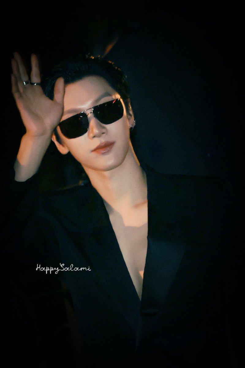 ywnpsk's tweet photo. ทุกคนดูดิ ㅠㅠㅠㅠㅠ จะตรายยยยยให้ได้เลย เอาตรายเลยมั้งงง ไม่เหลืออะไรให้หวีดแล้ว รูปหล่อนี่มันบอกหมดทุกอย่าง ตั้งแต่เส้นผมลงมาชั้นยังไม่เห็นจุดไหนที่ไม่ดี ที่พลาดเลย คือไปรอบนี้ทำถึงมาก ถึงแก่ชีวิตอะ 😭🫵🏻😭🫵🏻😭🫵🏻

TEN AT SAINT LAURENT SUMMER27  #TENforYSLPFW27 #Saintlaurentxten https://t.co/6z8Cs336mP