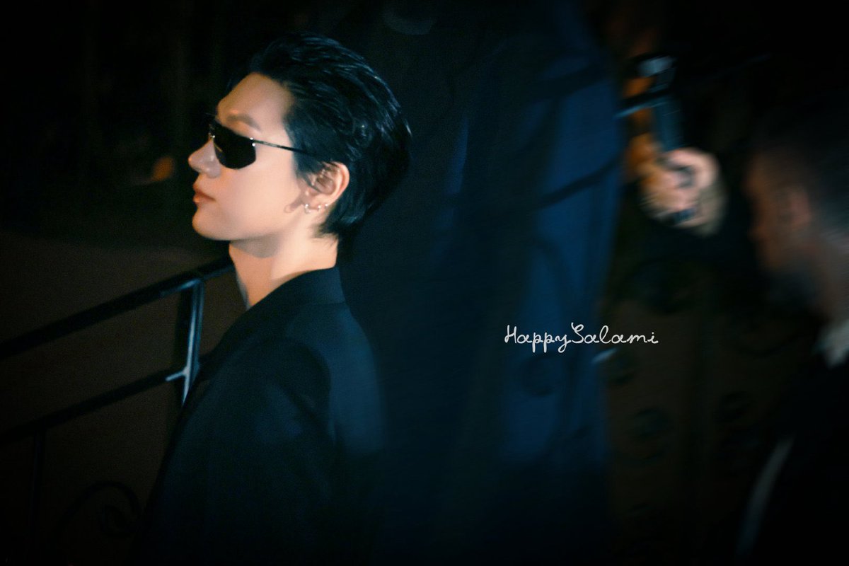ywnpsk's tweet photo. ทุกคนดูดิ ㅠㅠㅠㅠㅠ จะตรายยยยยให้ได้เลย เอาตรายเลยมั้งงง ไม่เหลืออะไรให้หวีดแล้ว รูปหล่อนี่มันบอกหมดทุกอย่าง ตั้งแต่เส้นผมลงมาชั้นยังไม่เห็นจุดไหนที่ไม่ดี ที่พลาดเลย คือไปรอบนี้ทำถึงมาก ถึงแก่ชีวิตอะ 😭🫵🏻😭🫵🏻😭🫵🏻

TEN AT SAINT LAURENT SUMMER27  #TENforYSLPFW27 #Saintlaurentxten https://t.co/6z8Cs336mP
