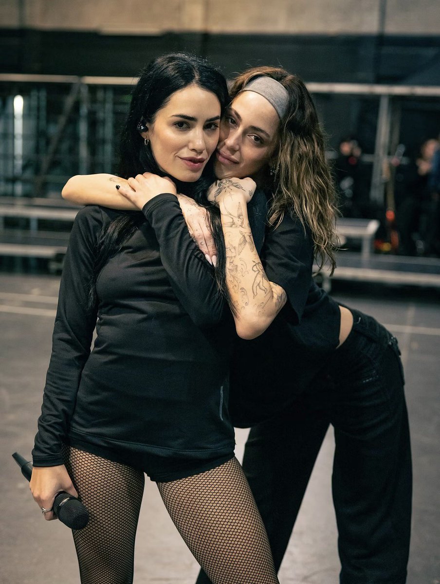 lali_gera's tweet photo. ustedes no saben lo feliz que me hace cada vez que sale una foto nueva de ellas 😭😭 https://t.co/OFTQobMJ8i