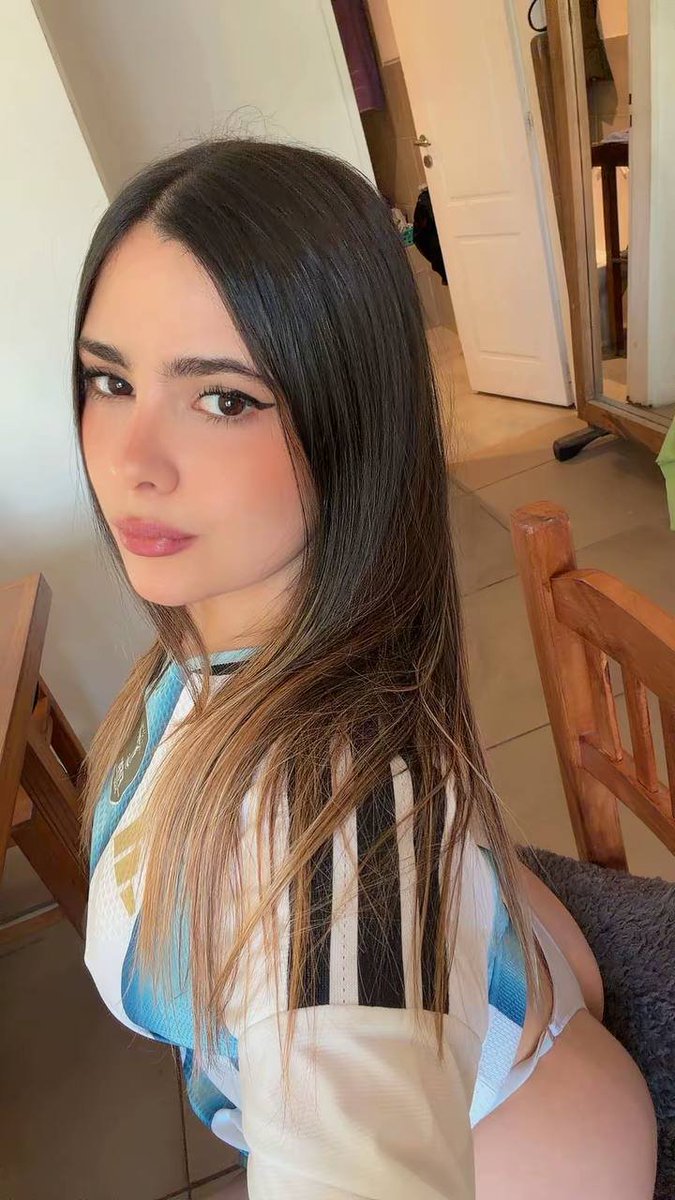 Florchubaby's tweet photo. Como extrañaba escuchar el himno más lindo de todos❤ Vamos Argentina! https://t.co/RFJihRpjWl