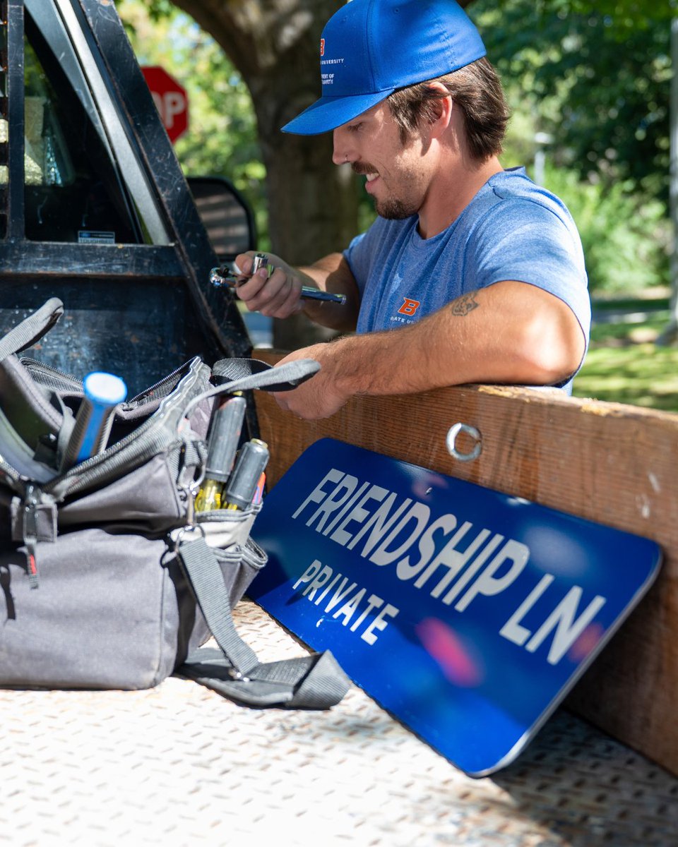 BoiseState's tweet photo. Say hello to Friendship Lane👋 The signs are up just in time for Homecoming!

#BoiseState #BroncosHome https://t.co/EhOyK1rYg1