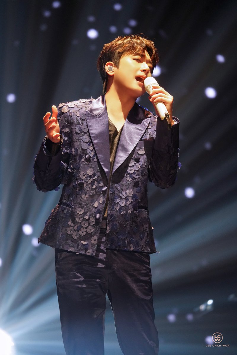 khj21197_k's tweet photo. 시월이니까 이제 #시월의시 
이렇게 예쁜 노래가 숨긴다고 숨겨지는 것도 아니고.. 이렇게 좋은 노래가 숨긴다고 숨겨지는 것고 아니고..

#시월의시_이찬원 - 들어보세요.  https://t.co/gyug1JsW2n https://t.co/FPeq6sMYLP