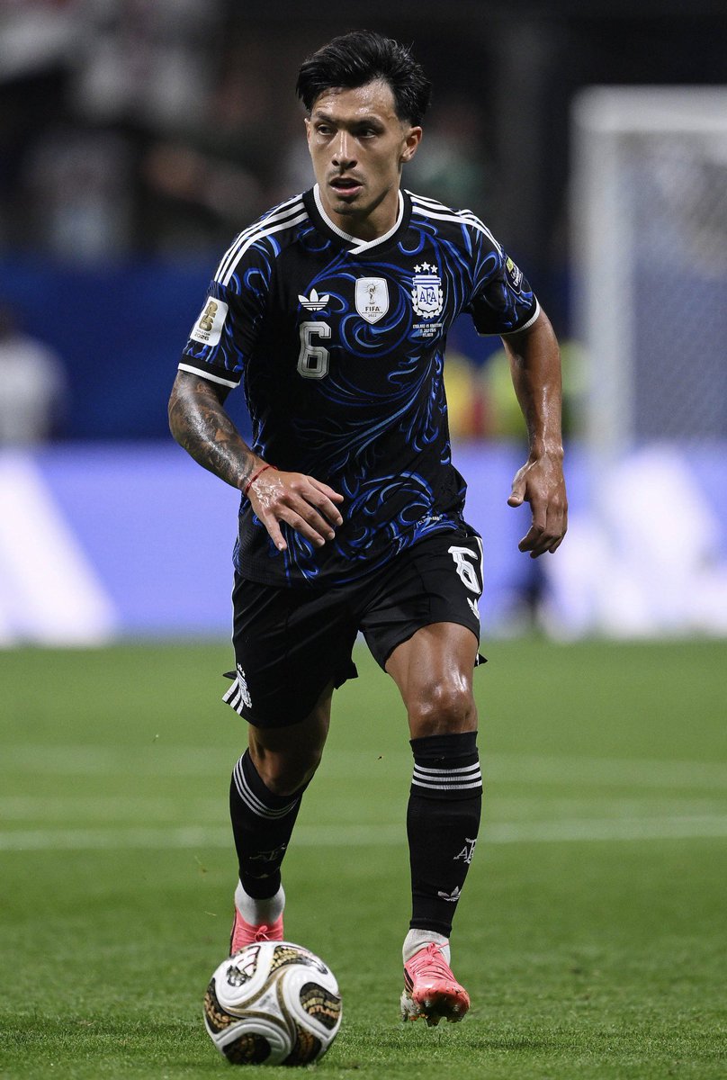 centredevils's tweet photo. 🚨🚨| Lisandro Martinez starts for Argentina vs Bolivia. https://t.co/a1cHdTJxXh