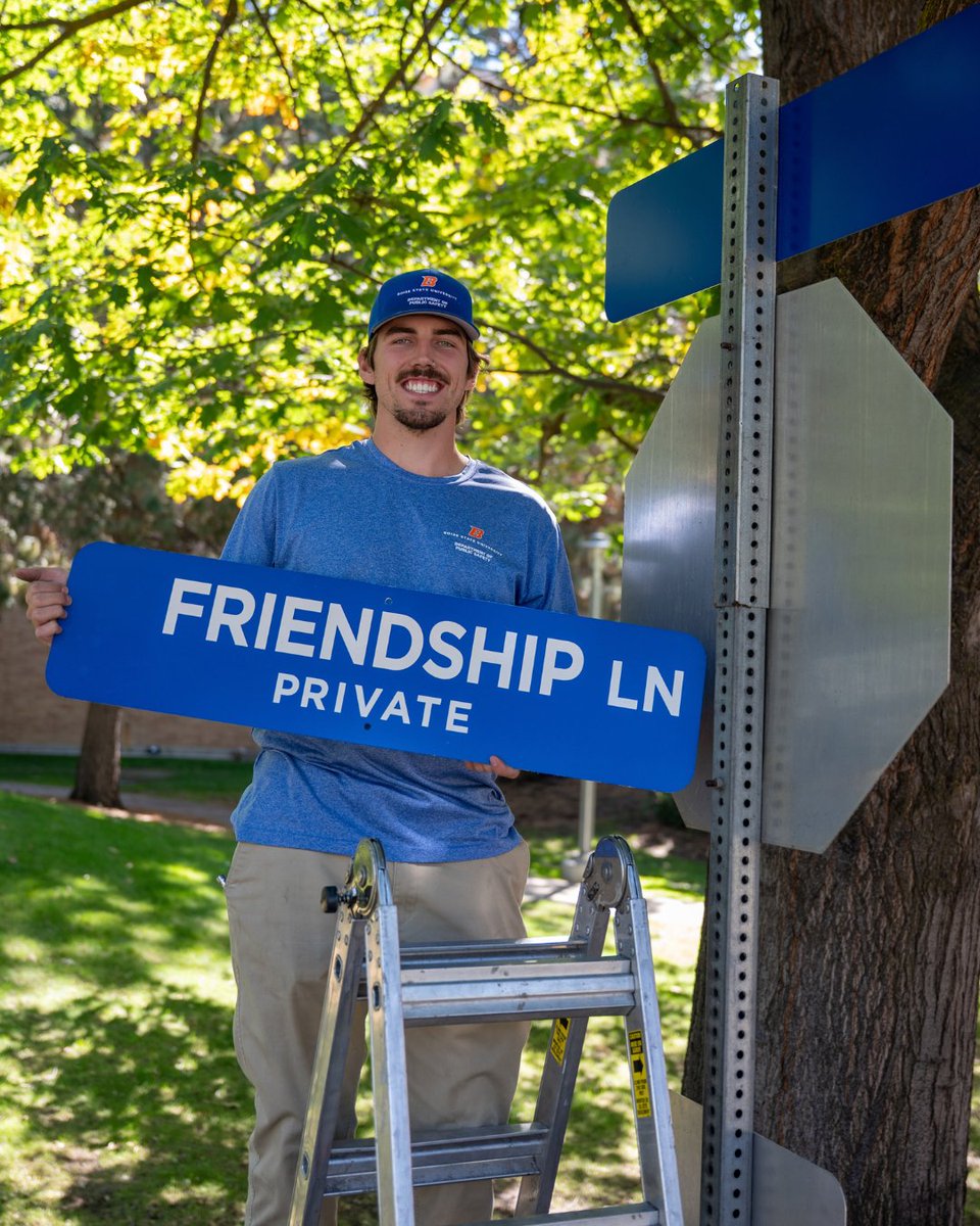 BoiseState's tweet photo. Say hello to Friendship Lane👋 The signs are up just in time for Homecoming!

#BoiseState #BroncosHome https://t.co/EhOyK1rYg1