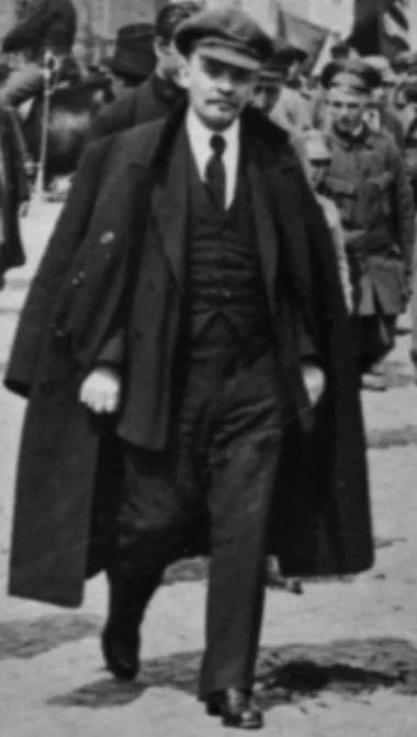 lesbianfeetpiss's tweet photo. i gotta start dressing like lenin for winter bro these fits are tuff as fuck https://t.co/wNzZ8N07Vk