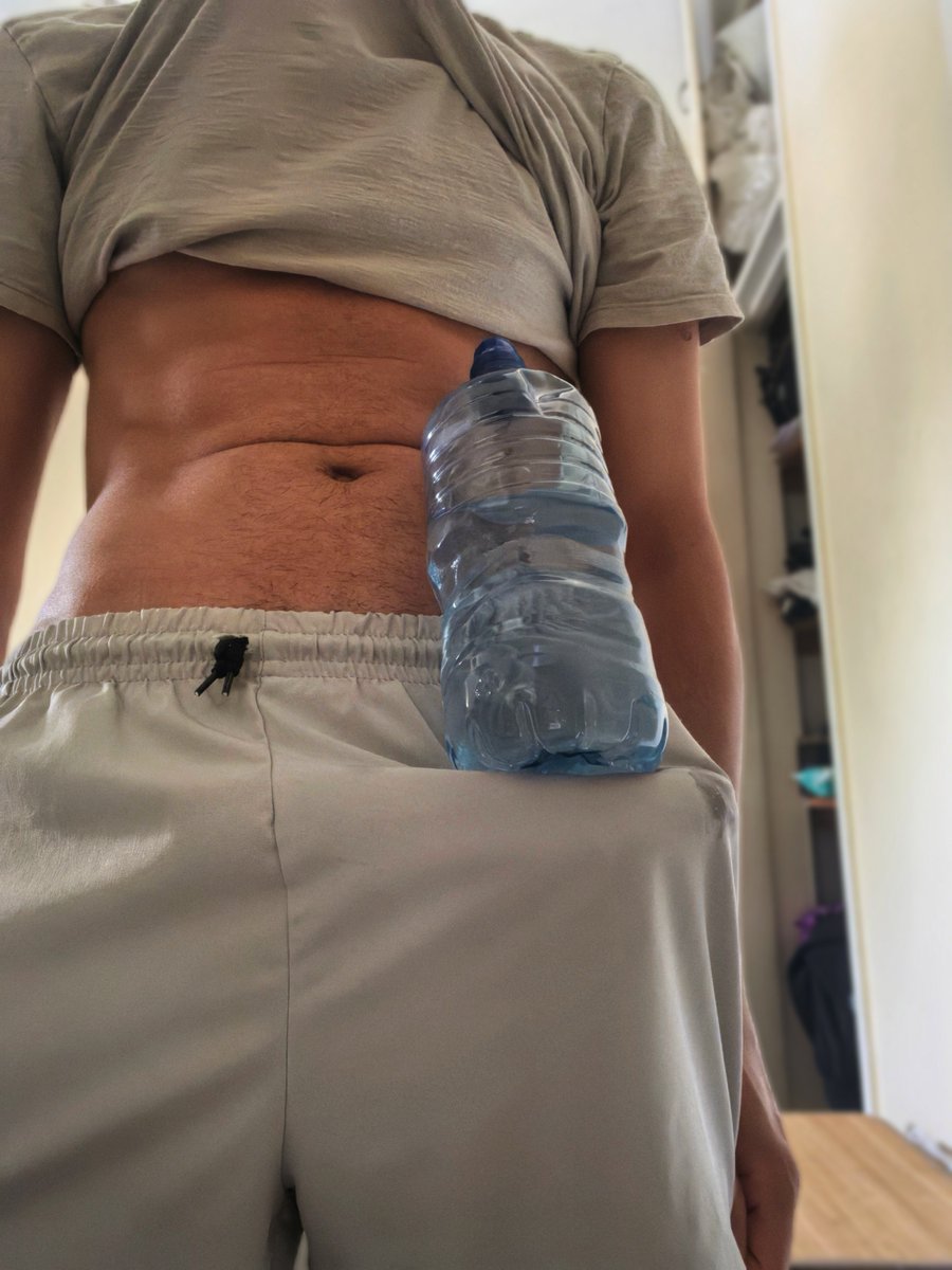 elionly18's tweet photo. Don't forget to drink... water 😏 https://t.co/pXC5aISdwT