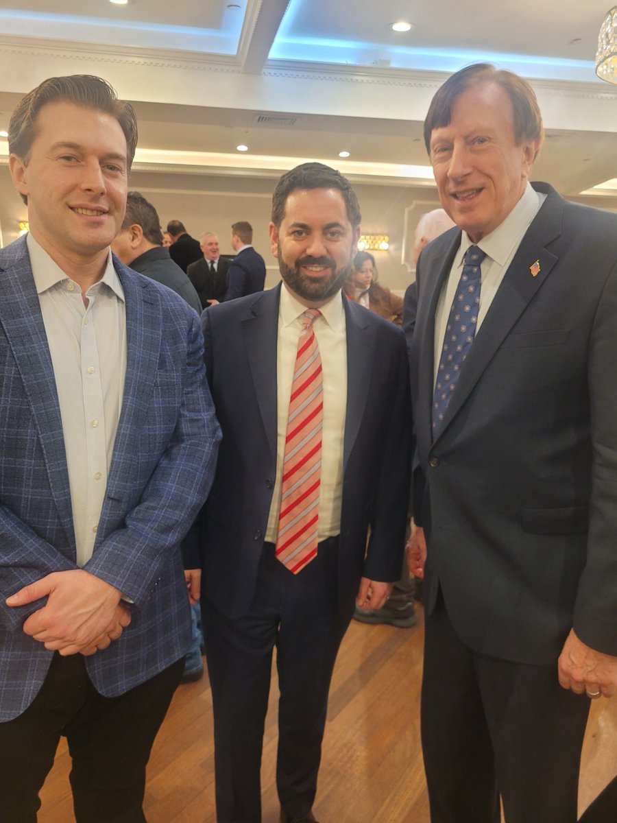 KentvanKuller's tweet photo. Nice hearing @gregkellyusa talk with Mike Lawler on #newsmax @lawler4ny He will bring about good changes. https://t.co/SXTiDOVO3e
