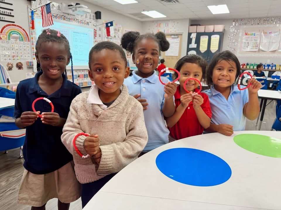 ForestLnAcademy's tweet photo. FLA Kindergarteners made their very own rekenrek bracelets today! 🧮 We loved seeing them show off their counting skills! Shoutout to our Kinder teachers for making learning STICK! 💗✨ https://t.co/q5xcj7yKX1