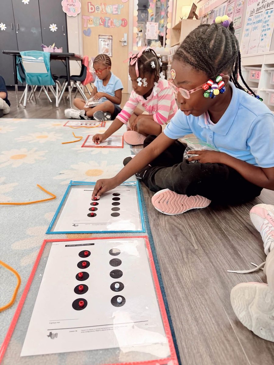 ForestLnAcademy's tweet photo. FLA Kindergarteners made their very own rekenrek bracelets today! 🧮 We loved seeing them show off their counting skills! Shoutout to our Kinder teachers for making learning STICK! 💗✨ https://t.co/q5xcj7yKX1