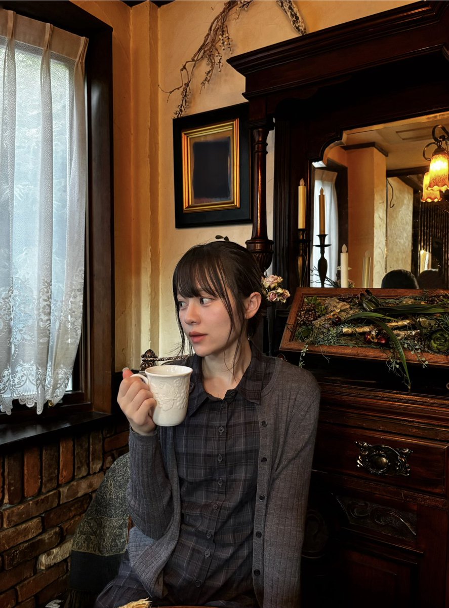kitahara_misaki's tweet photo. おはよ！10月だね🍂
私カフェ巡り好きかも。 https://t.co/3jNGZ8jbsl