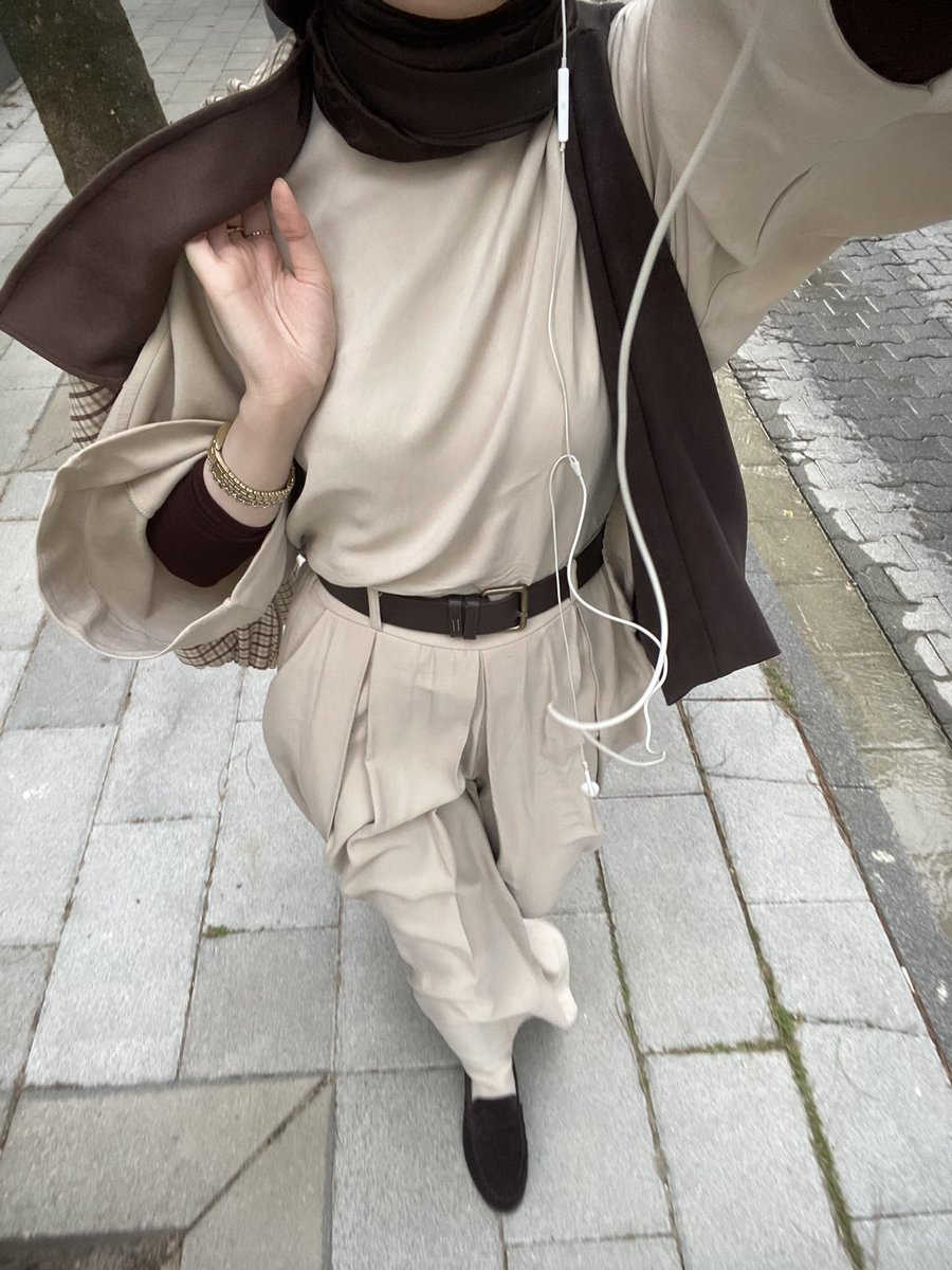 nurduyss's tweet photo. september outfits🍂 https://t.co/pOVnPrm3Ja