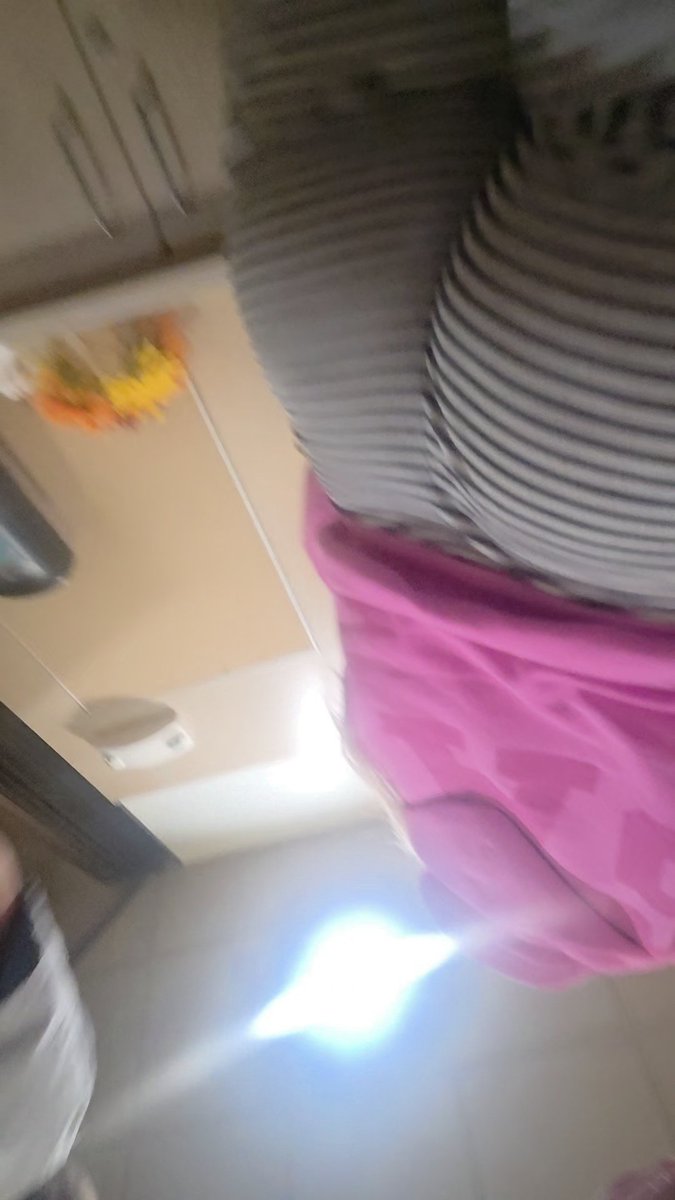 Mikeycandid's tweet photo. This girl had such a fat ass i couldnt stop staring
#candid
#creepshot
#fatass https://t.co/abI1D5fpcm