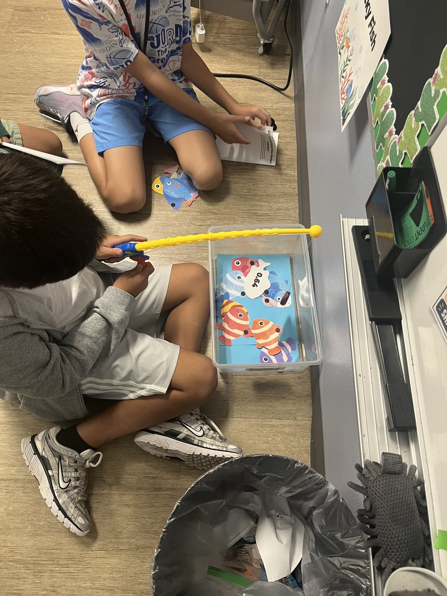 AndreaMaso4103's tweet photo. 4th grade math fair @yaleroadrunners @WhiteCarolyna https://t.co/XgBneSuVh8
