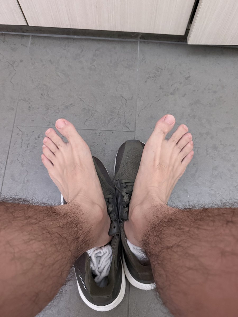 kkj88bkk's tweet photo. Thursday 👣💦 https://t.co/pDcsMkT2Vh