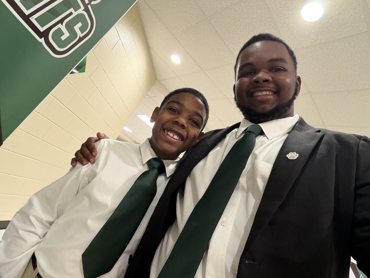 MrHarrisImpacts's tweet photo. Our young men stepped out looking GREAT yesterday! 👔🔥

And guess what… “Show Your Greatness” Day is just getting started! 💪🏽

Let’s continue to show up, stand out, and represent what it means to be a Man of Honor!

#MenOfHonor #ShowYourGreatness #TheInitiativeIsAllYouNeed https://t.co/6ghkAvSOhj