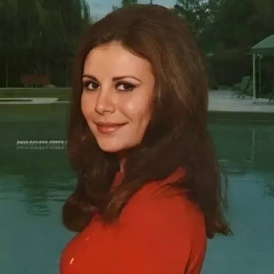 ZamHaberAjans's tweet photo. Oyuncu Tolga Mendi, Darülaceze’yi ziyaret ederek 1968 Türkiye Güzeli seçilen Sevgi Can Danlı ile bir araya geldi. https://t.co/qHjLD523Np