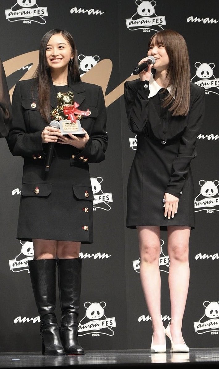 kneifalexander's tweet photo. 簡単だった正解画像、胸も脚も腋もたまらない😳 https://t.co/lGCtyhxnsS