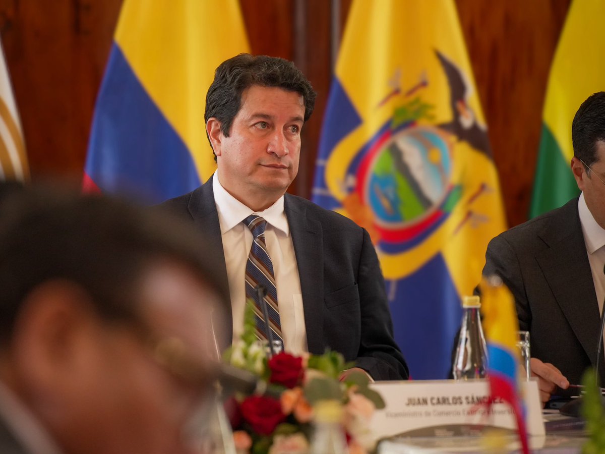 Produccion_Ecu's tweet photo. Destacó que durante la gestión de la Presidencia Pro Tempore de 🇪🇨,se impulsó el trabajo en comités y espacios técnicos; y se promovió el diálogo en temas como facilitación del comercio, conectividad, agenda agropecuaria,integración de MIPYMES, armonización normativa, entre otros https://t.co/1dtefqK0ux