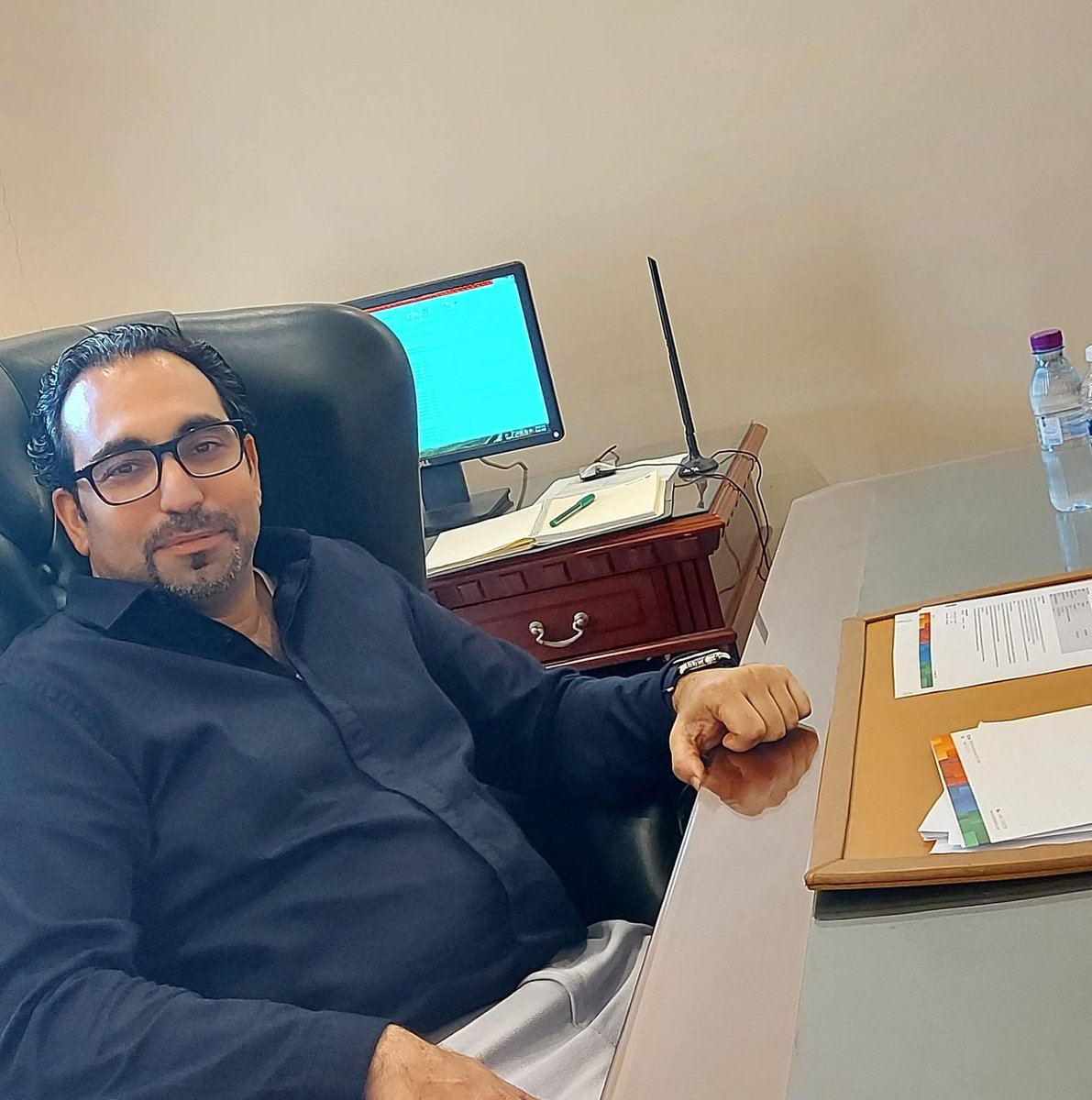 r3vYVGRQ4Xg1aWB's tweet photo. السادة . دهانات الجزيرة https://t.co/IyIDlkPTWH
موظف لديكم  في الدمام يتهم السعوديه بالتطبيع مع بني ص ه ي و ن 
ولكن هل سوف يتم اتخاذ الإجراءات النظامية تجاه موظفكم ؟ في انتظاركم ؟
وطن بلا فساد 🇸🇦 https://t.co/vekClQiNQH