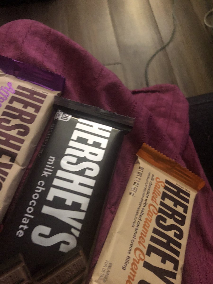 Aneeyocha's tweet photo. Influenced by Aniya @Hersheys chocolate bars 
All the flavors are yummy 😋 
#AniyaxHersheys https://t.co/kaH2Kbir0J