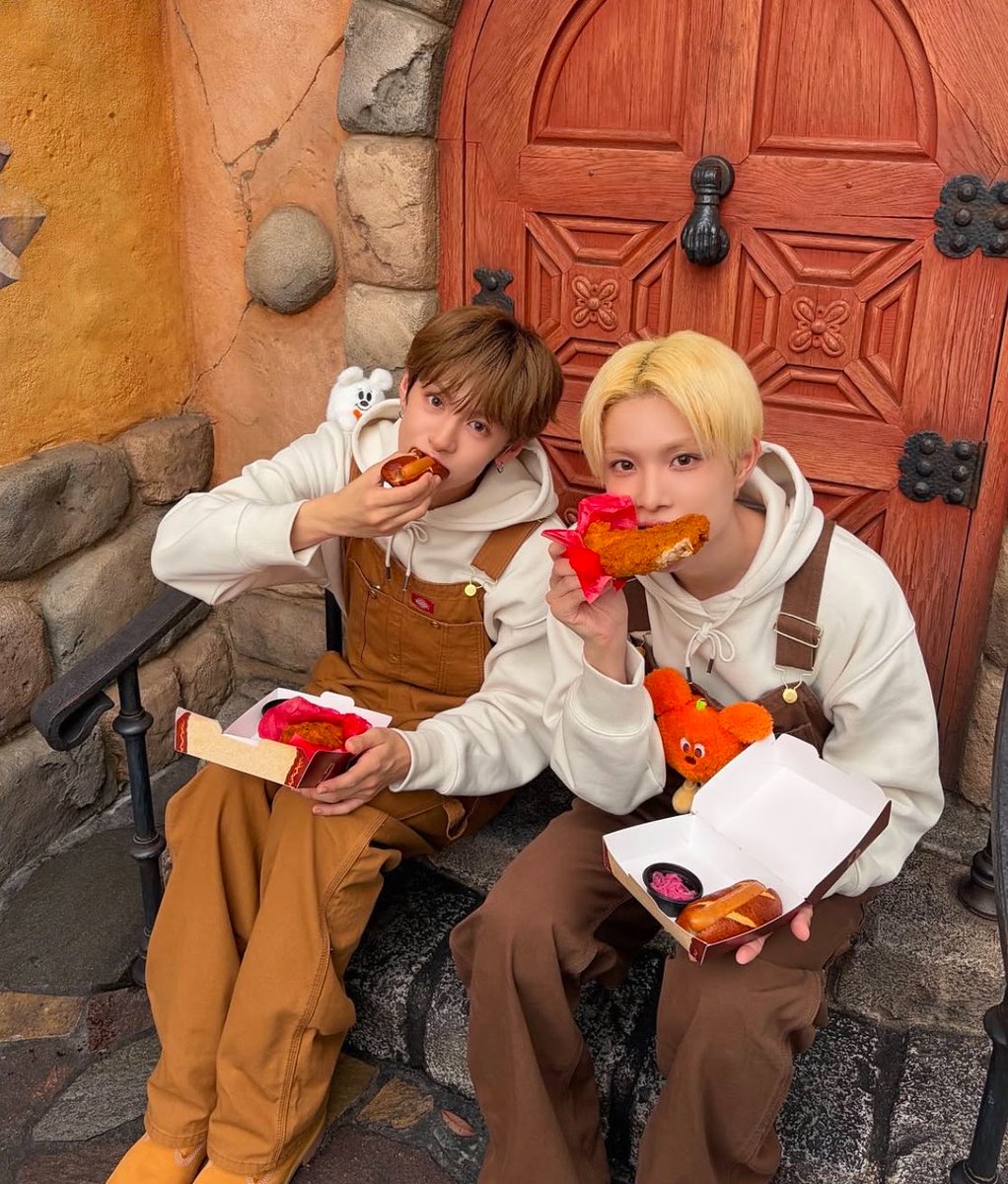 lin1sl's tweet photo. ‧₊ ᵎᵎ 🍊 ⋅ ˚✮ ⋆｡‧˚ʚ🍊ɞ˚‧｡⋆ 𖦹 ׂ 𓈒 🥞 ／ ⋆ ۪ https://t.co/YO8n1t0AWh
