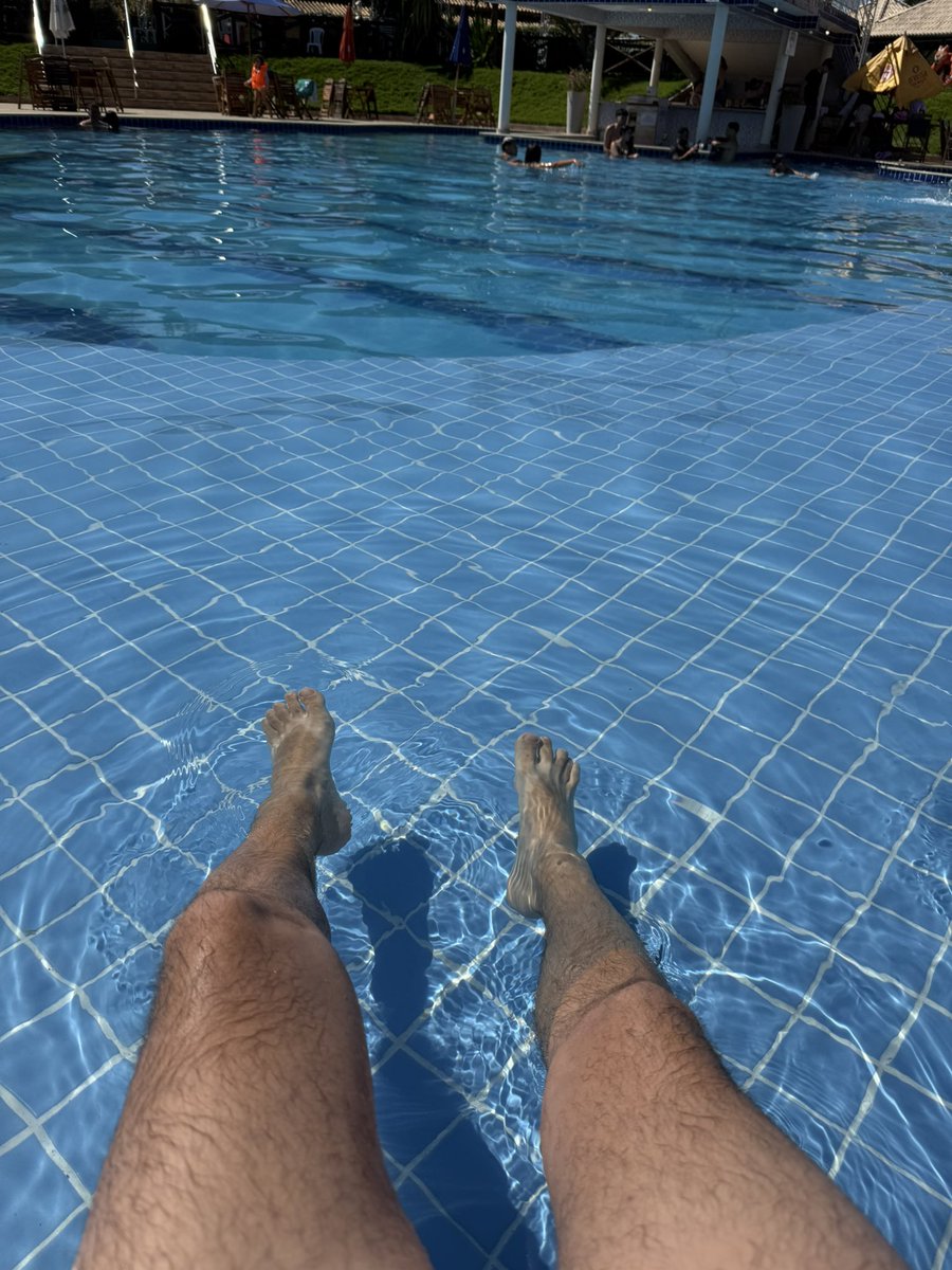 tadosalles's tweet photo. Hoje foi dia de calor e piscininha para refrescar https://t.co/7jEbD8wePI