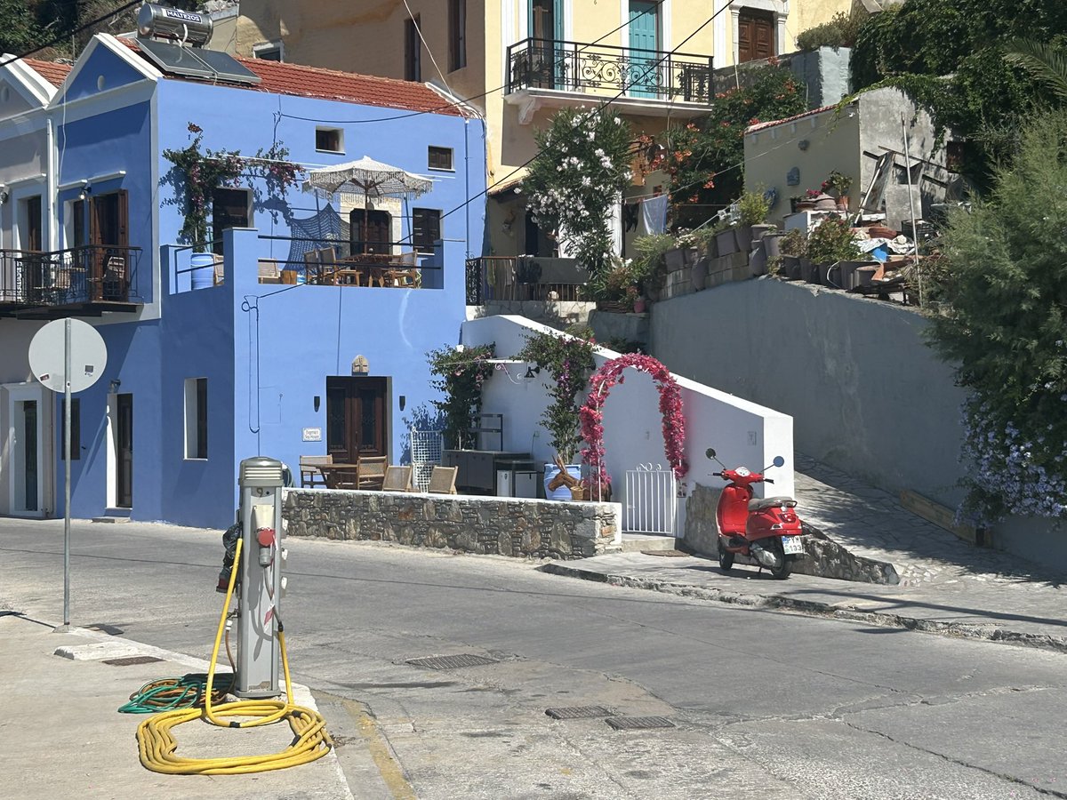 BottledWater88's tweet photo. A little, yet beautiful slice of Rhodes, Symi 🏖️🇬🇷 https://t.co/qBHFnuQQm8
