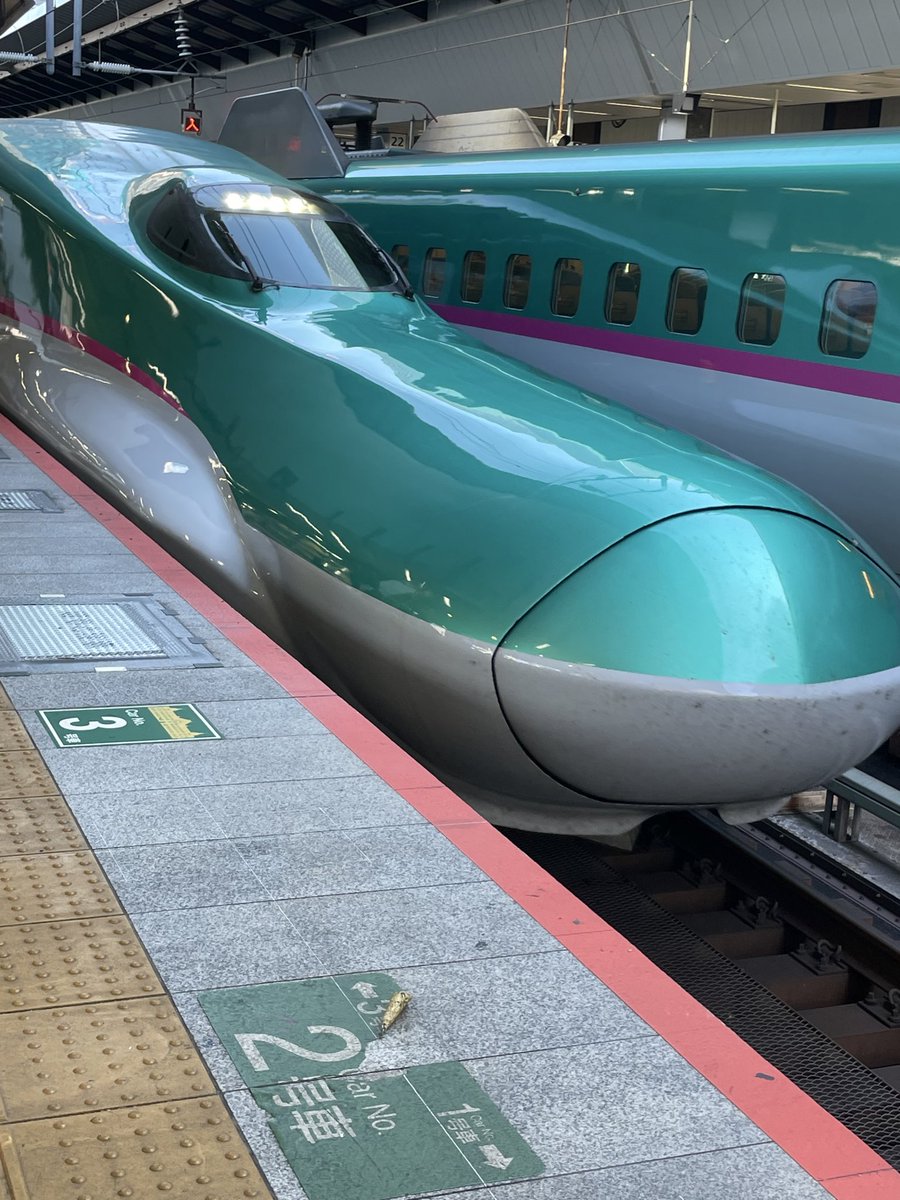 withremrem's tweet photo. ひっさびさに黄色い電車の通勤ラッシュに乗ってビビりな��ら、塚田農場でモーニング調達して、無事やまびこ自由席着席
諸々解放して、旅に出る
#糖質制限 #ダイエット #肉食 #断酒 #16時間断食 https://t.co/5GR0NumphG