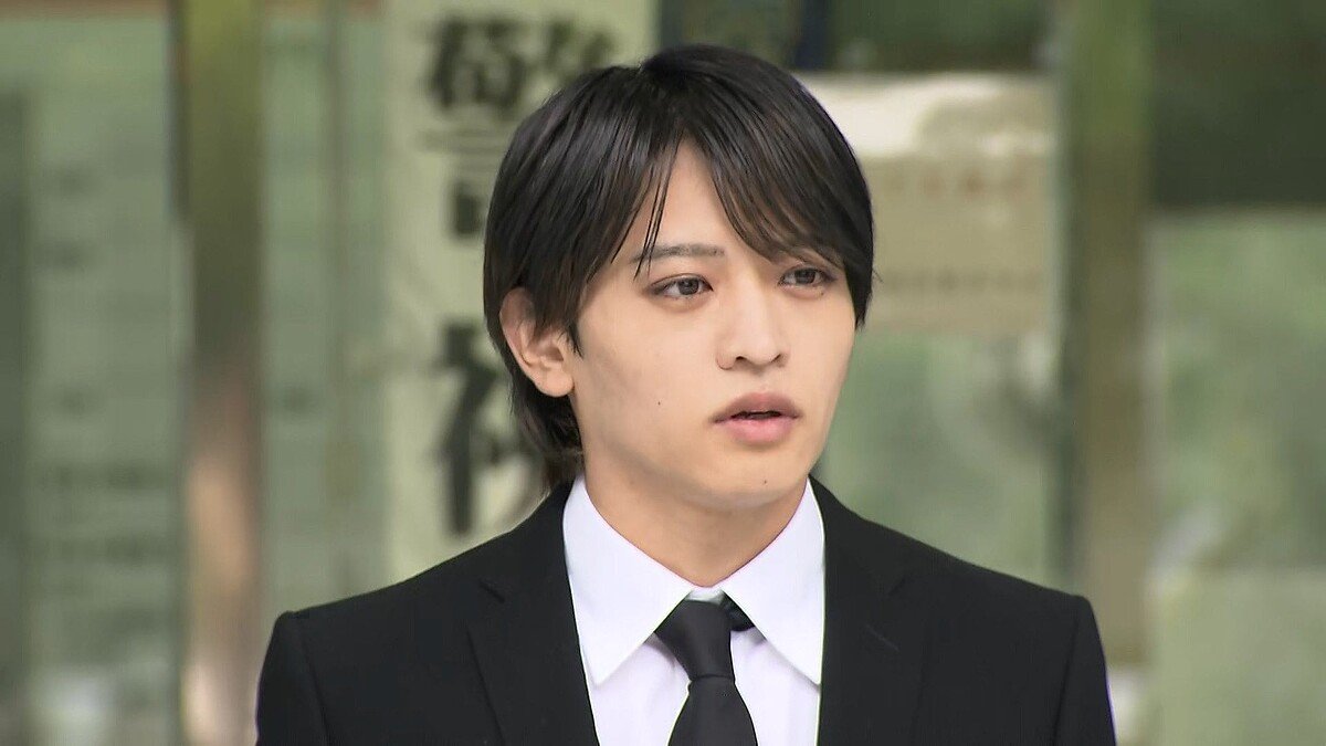 livedoornews's tweet photo. 【報告全文】timelesz猪俣周杜の契約解除、timeleszは7人で活動継続へ 事務所発表
https://t.co/Cjl9zeHVGp

株式会社STARTO ENTERTAINMENTは、契約タレントの猪俣周杜との専属契約を、本年9月30日付で解除したことをお知らせいたします。

被害を受けられた方に対しまして、改めて心より深くお詫び申し上げます。

また、ファンの皆様、スポンサーをはじめとした関係者の皆様、そしてこれまでtimeleszの活動を支えてくださったすべての皆様に、多大なご心配とご迷惑をおかけしておりますことを、重ねてお詫び申し上げます。

弊社は本事案を受け、猪俣本人への聞き取りや事実関係の確認を実施するとともに、今後の対応について慎重に協議・検討を重ねてまいりましたが、猪俣に弊社との専属契約上の重大な違反が認められ、契約に定める解除事由に該当すると判断し、9月29日の取締役会において契約解除を決定いたしました。

猪俣については現在、処分保留で釈放され、捜査が継続している段階であり、刑事上の処分は確定しておりません。今回の契約解除は、刑事処分とは別に弊社の専属契約に基づき判断したものです。

今回の契約解除は、会社としての経営判断となり、その最終判断は他のメンバー7名に委ねたものではなく、かつメンバーに処分の責任を負わせるものではありません。

メンバーは、今回問題となっている行為を事前に把握しておらず、関与もしておりません。弊社が現時点で確認している限り、これを具体的に予見できるような兆候を認識していた事実も確認されておりません。

メンバーには契約解除に至った経緯および判断について説明し、今回の決定を受け入れ、今後、timeleszは猪俣が脱退し、7名で活動を継続していくこととなりました。

弊社は本事案を極めて重大な事態と受け止めており、エンターテイメント業界で活動していくことはファンの皆様をはじめとするご関係の皆様に支えられて初めて成り立つものという基本的な考え方を改めて所属タレント全員に徹底すべく、弊社としての取り組みの拡充を図ってまいります。

なお、以後、猪俣本人および被害にあわれた方への過度な取材および誹謗中傷等はお控えいただきますようお願い申し上げます。