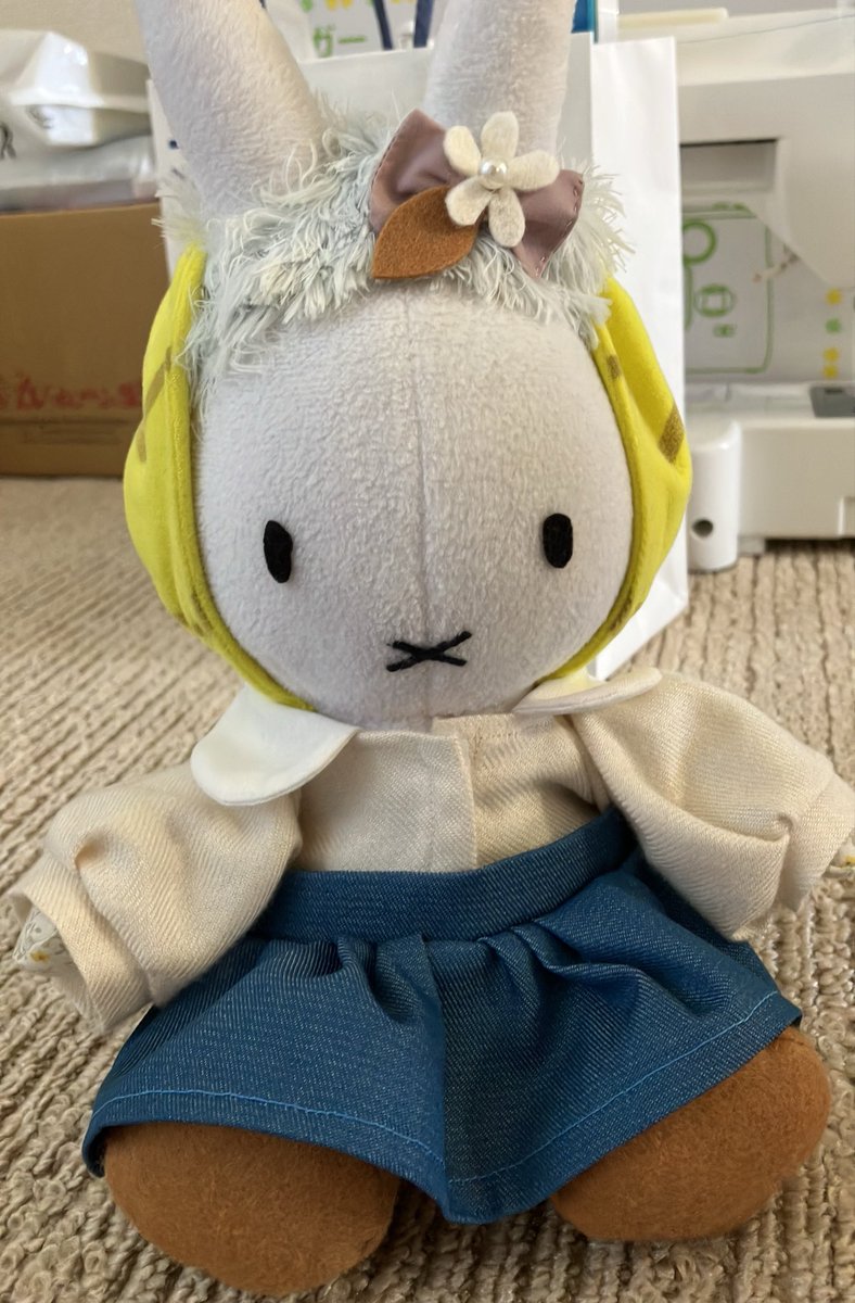 Niffy52942007's tweet photo. 初めてのパフスリーブブラウス
（袖長過ぎるけど、許容範囲）
初めてのベルト付きスカート
（ベルト短かかった💦素材によって表情変わる作品だなあ〜）

この子は何着せてもかわいいなあ https://t.co/yMtktHN7KZ